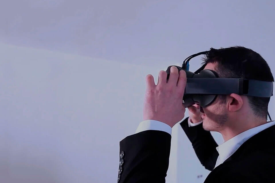 header-vr